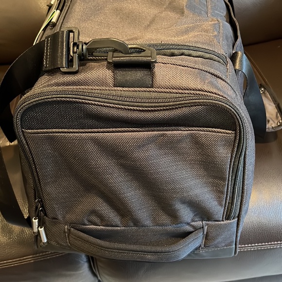 Nike Duffle Bag - Picture 3 of 8